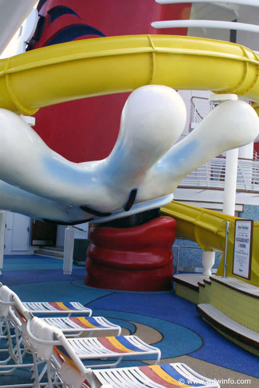 Pools_MickeyPool_05