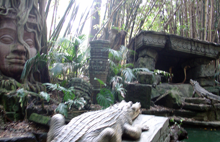 Adventureland - Jungle Cruise 02