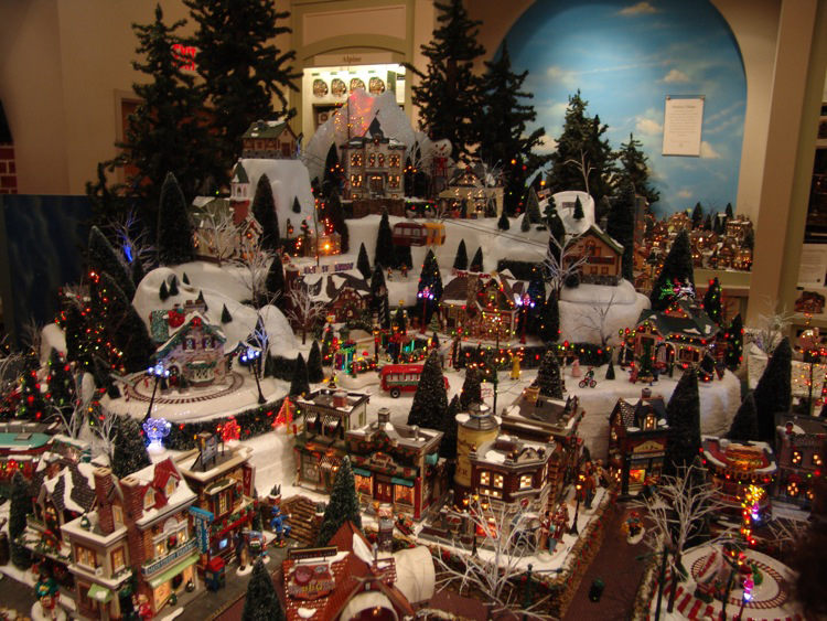Downtown-Disney-DL-102