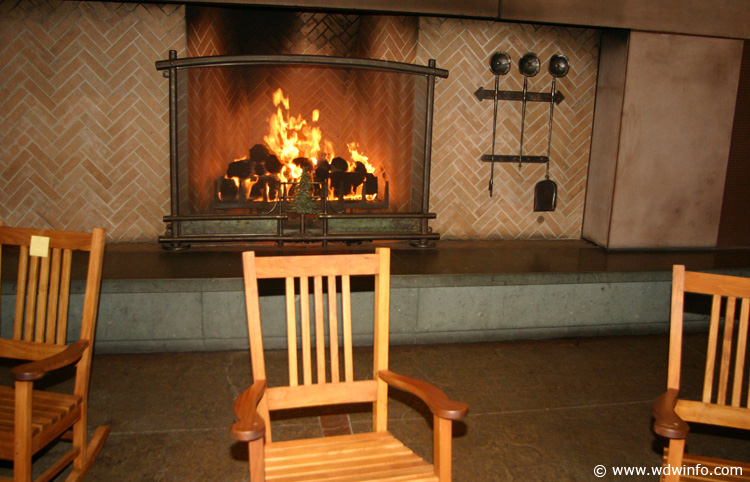 Fireplace sitting area 01