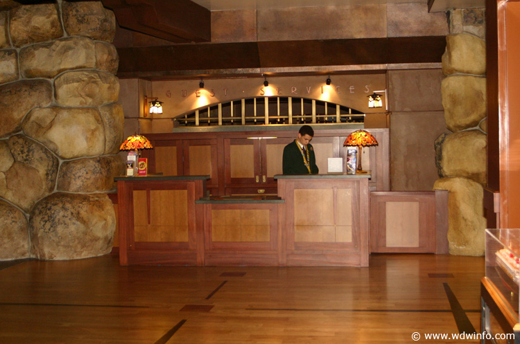 lobby guest services