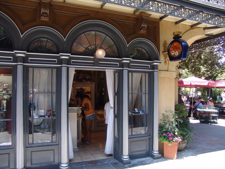 New-Orleans-Square-48