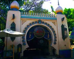 Aladdin and Jasmine at Aladdin's Oasis