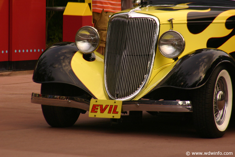 35_Evil close-up