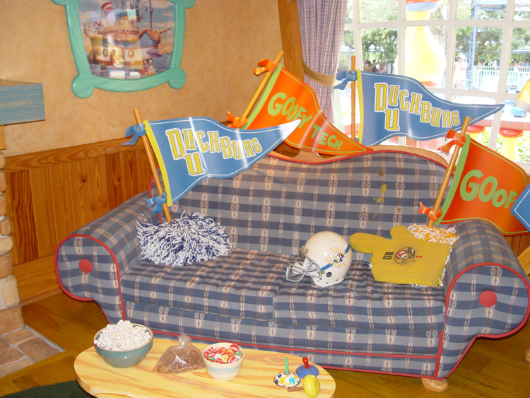 Mickeys- Country-House-03
