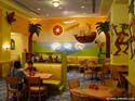 Dolphin_dining_Picabu_01d