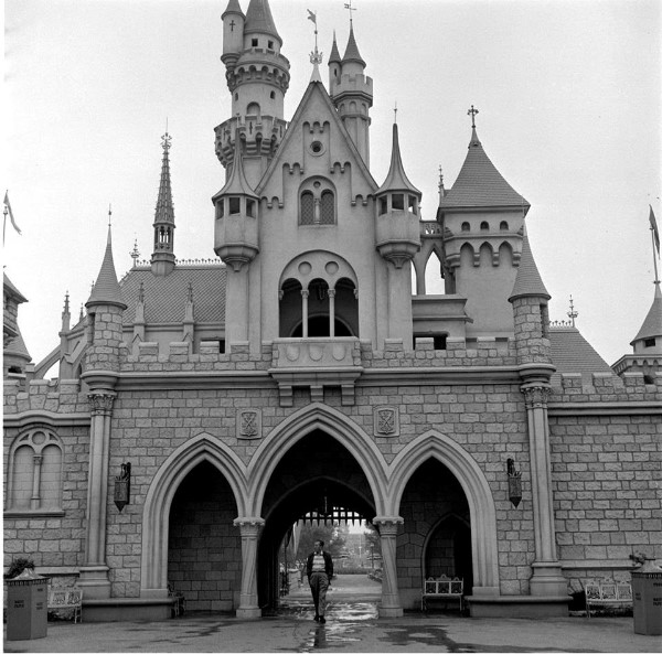 walt and the castle