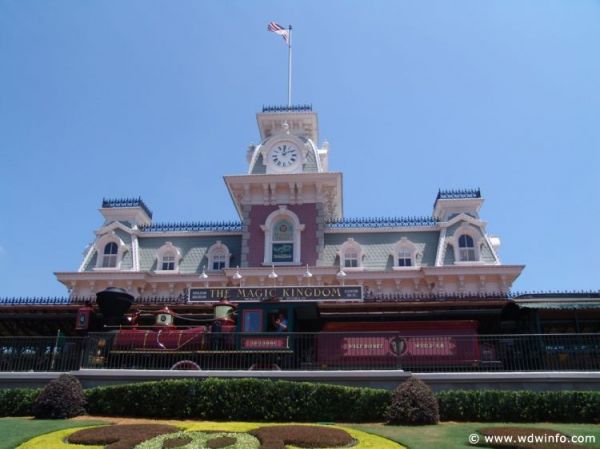 Main-Street-USA-03 – WDWINFO.COM Are Walt Disney World Park Hoppers Worth The Expense? The DIS Main-Street-USA-03 Main-Street-USA-03