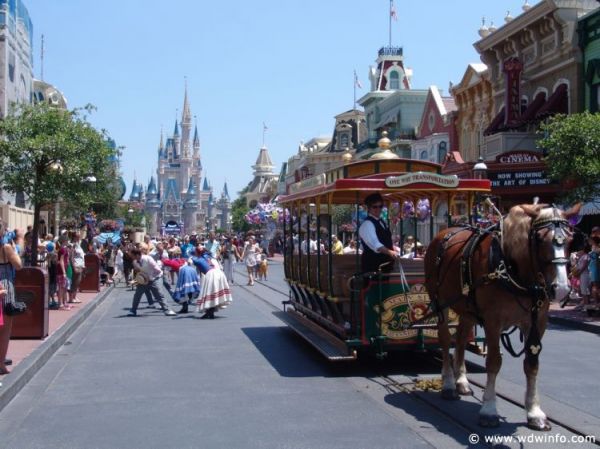 Main-Street-USA-18 – WDWINFO.COM The 4 Biggest Struggles of Being a True Disney World Fan Main-Street-USA-18 Main-Street-USA-18