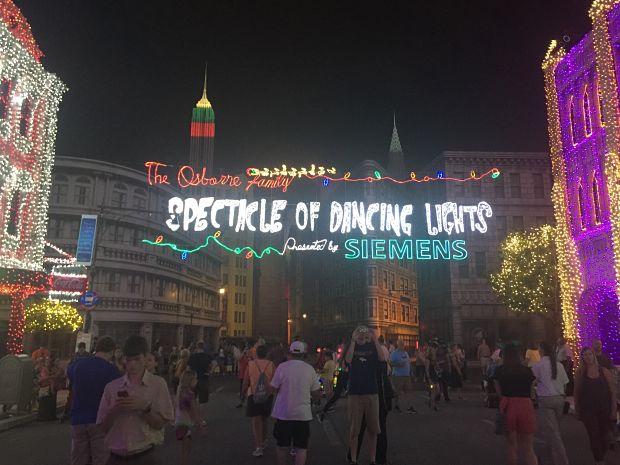 IMG_8482_opt – WDWINFO.COM Why You Need To See The Osborne Family Spectacle of Dancing Lights This Year IMG_8482_opt IMG_8482_opt