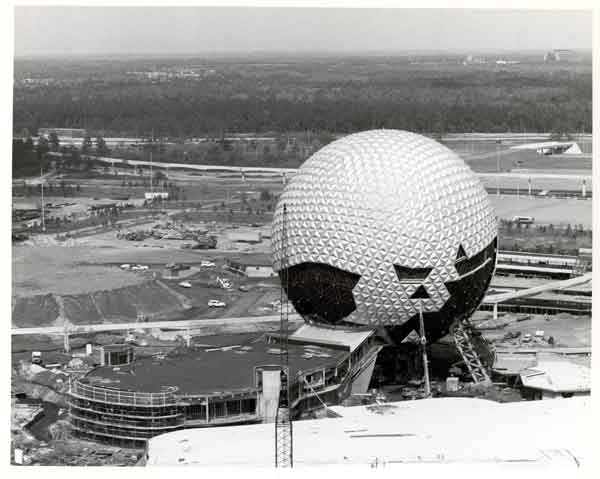 Spaceship_Earth_Construction_(2880411654)