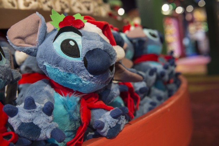 1120ZW_0080CC-742x494 – WDWINFO.COM Last Minute Holiday Shopping to do? Disney Springs is the place to be! 1120ZW_0080CC-742x494 1120ZW_0080CC-742x494