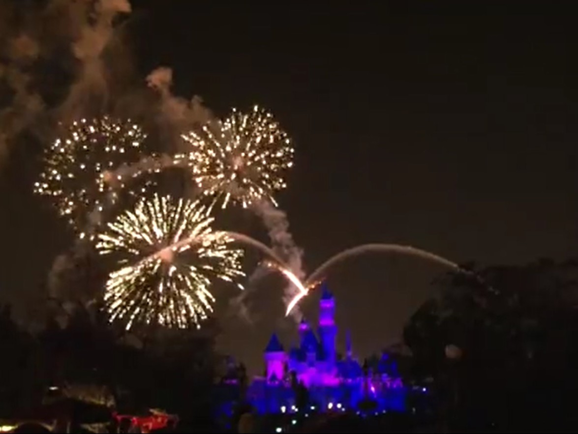 – WDWINFO.COM Remember…Dreams Come True Fireworks Returning to Disneyland!