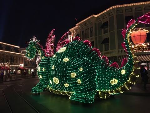 16176593_10209720006731759_489653516_n – WDWINFO.COM Rains hold out for the Main Street Electrical Parade’s return to Disneyland 16176593_10209720006731759_489653516_n 16176593_10209720006731759_489653516_n