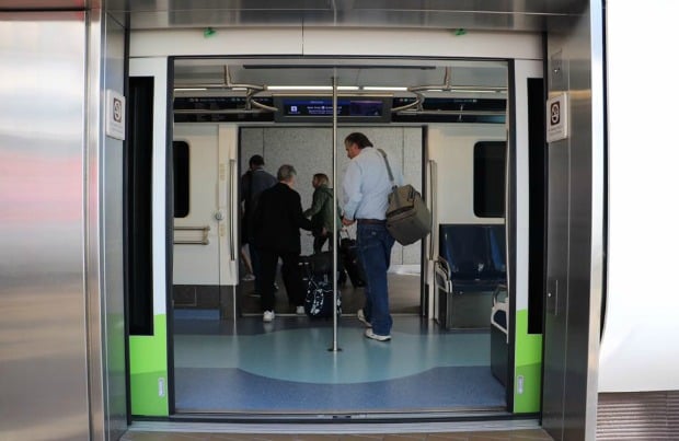 MCOtram – WDWINFO.COM First of Four New Trains at Orlando International Airport is Installed and Running MCOtram MCOtram