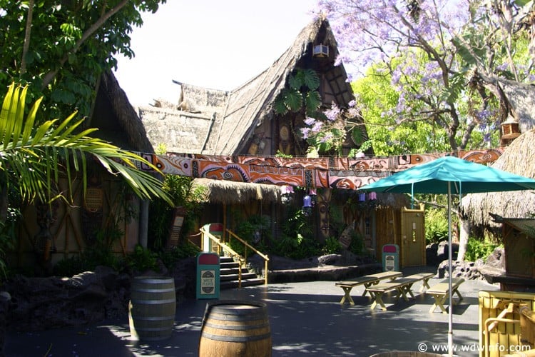 Adventureland_-_Enchanted_Tiki_Room_01 – WDWINFO.COM Queue Showdown: Disneyland Adventureland_-_Enchanted_Tiki_Room_01 Adventureland_-_Enchanted_Tiki_Room_01