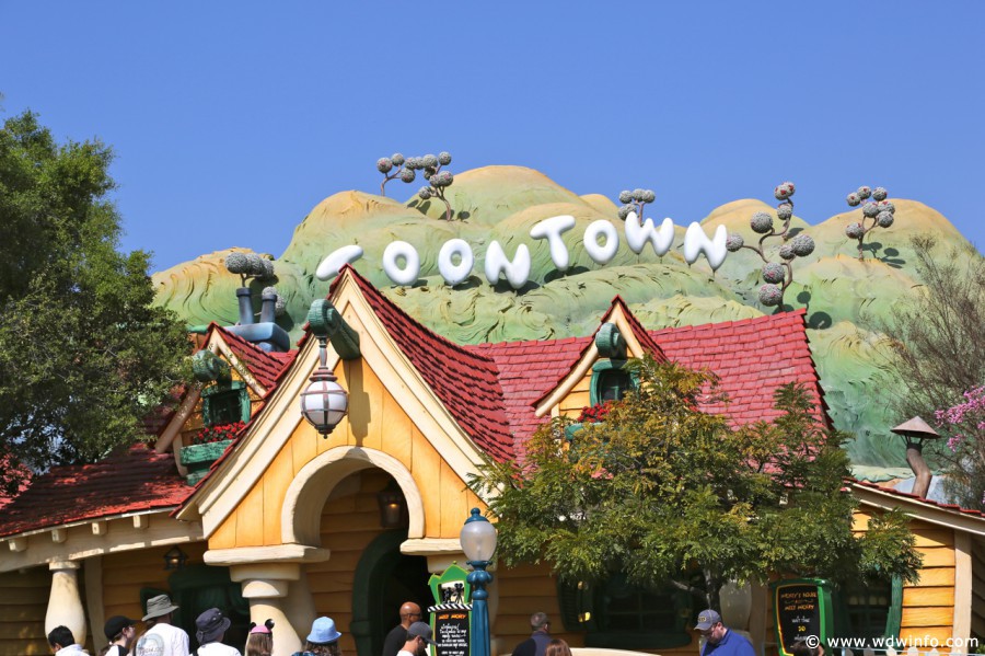 Toontown-015 – WDWINFO.COM Queue Showdown: Disneyland Toontown-015 Toontown-015