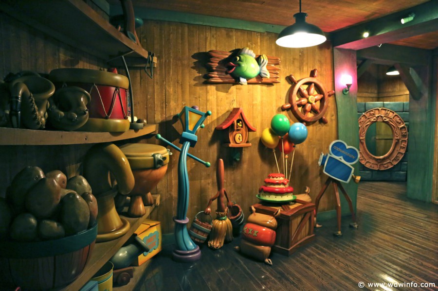 Toontown-020 – WDWINFO.COM Queue Showdown: Disneyland Toontown-020 Toontown-020