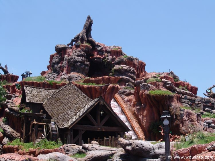 Splash_Mountain_01 – WDWINFO.COM Disneyland vs. The Magic Kingdom: Frontierland/Critter Country Splash_Mountain_01 Splash_Mountain_01