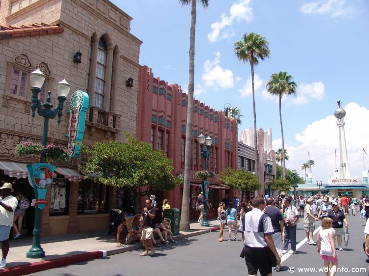 Hollywood_Boulevard_14 – WDWINFO.COM Why Walt Disney World Should Pay Their Cast Members More Hollywood_Boulevard_14 Hollywood_Boulevard_14