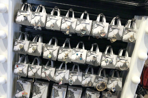 Jewelry packaging Castle