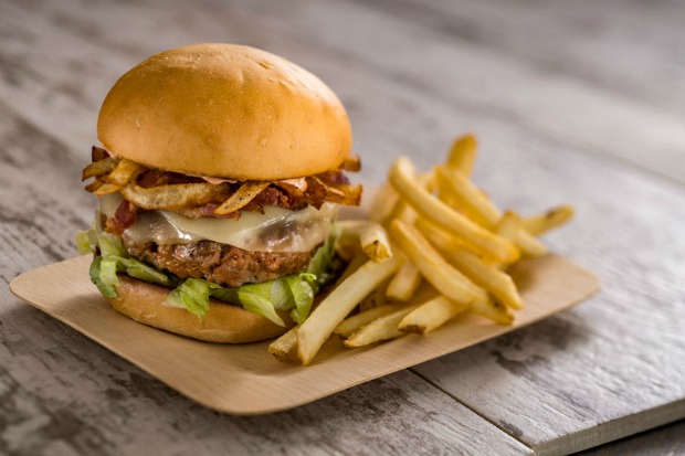 Chorizo-Burger-at-Spyglass-Grill-at-Disneys-Caribbean-Beach-Resort