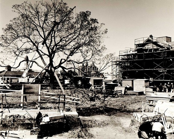 Hall Presidents (right) Under Construction resized – WDWINFO.COM Connecting with Walt: Magic Kingdom’s Hall of Presidents Hall Presidents (right) Under Construction resized Hall Presidents (right) Under Construction resized