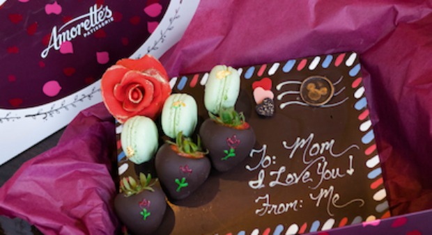 Amorettes Choc Post Card