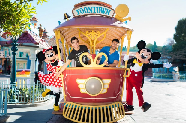 dlr toontown – WDWINFO.COM New PhotoPass Keepsakes Offered at the Disneyland Resort dlr toontown dlr toontown