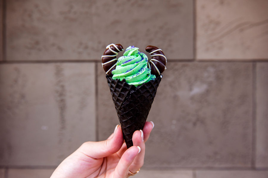 MNSSHP18-malificent-dessert
