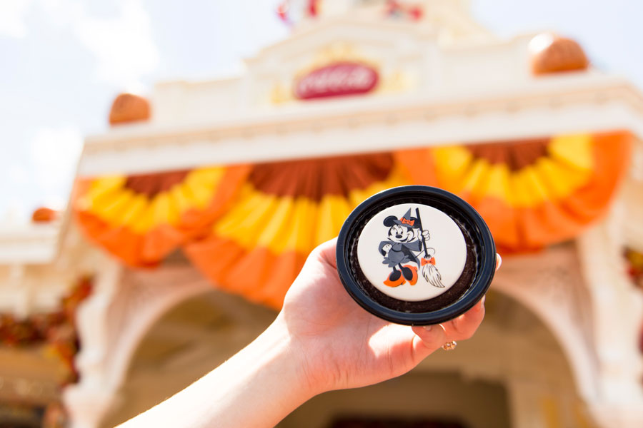 MNSSHP18-minnie-witch-brownie