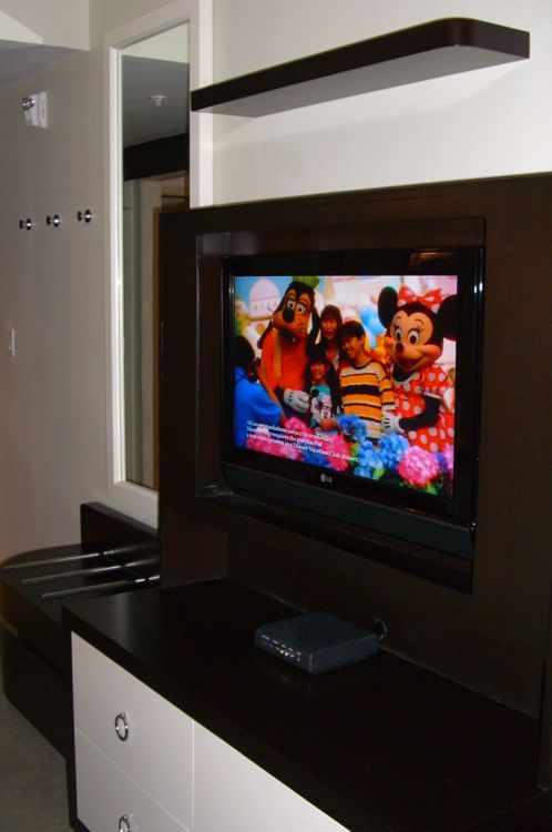 master_bedroom_tv_stand