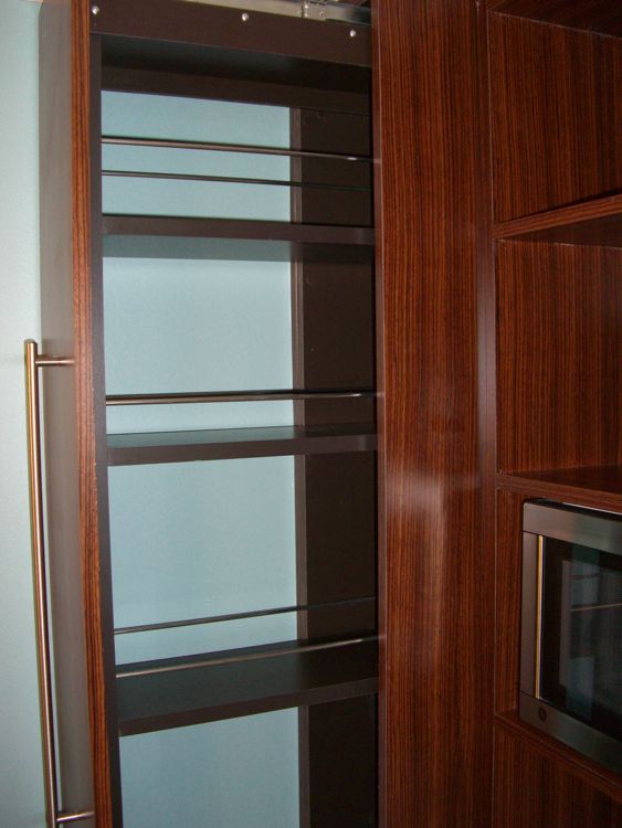 sliding_pantry_in_ki#CF929F