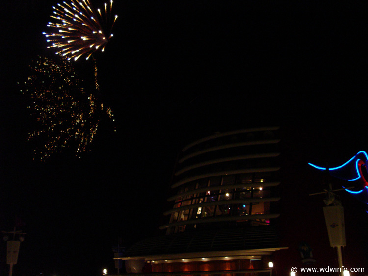 Pirates-Night_Fireworks_05