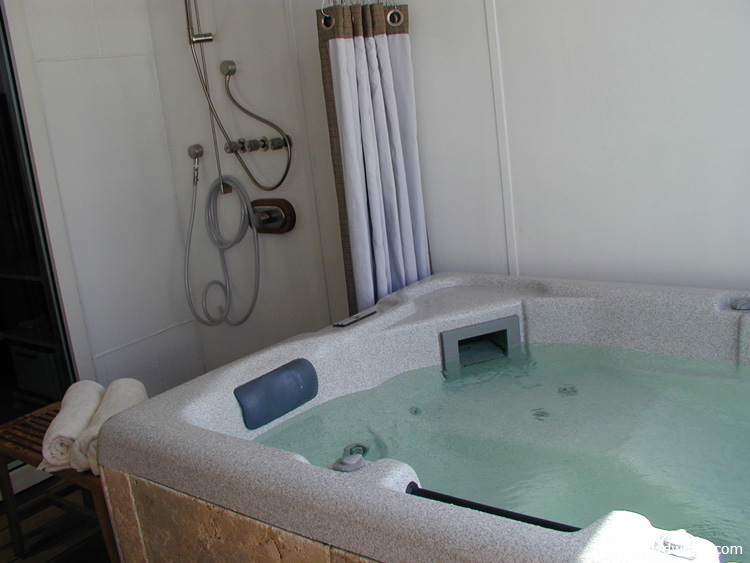 Vista-Spa-Couples Villa Hottub 2