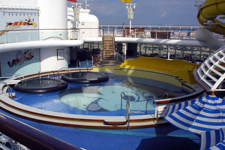 R_MickeyPool_02