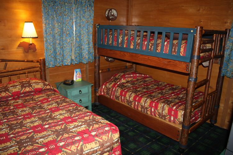 Ft-Wilderness-Cabin-C#2562C