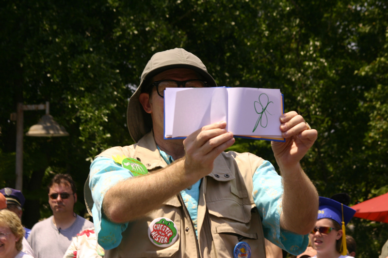 Lucky-the-Dinosaur-lucky's autograph four leaf clover_1