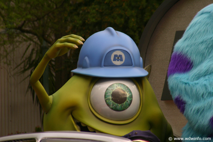 27_Mike close-up