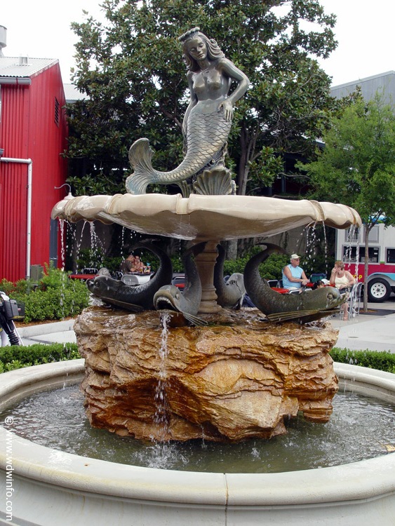 Backlot-Fountain-from-Splash