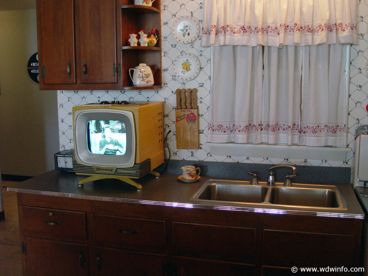 Dining-50s-Prime-Time_02b