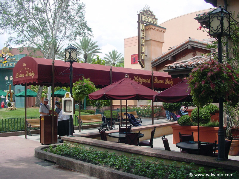 Dining-Brown-Derby_02