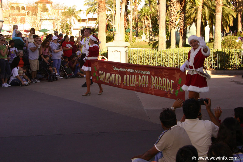 MGMHollywoodHolly-Day Parade01