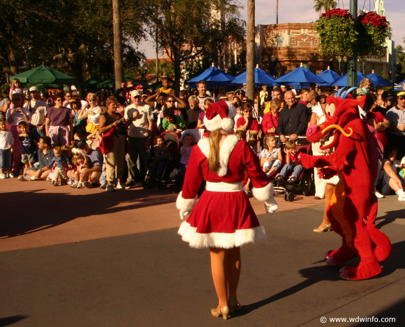 MGMHollywoodHolly-Day Parade012