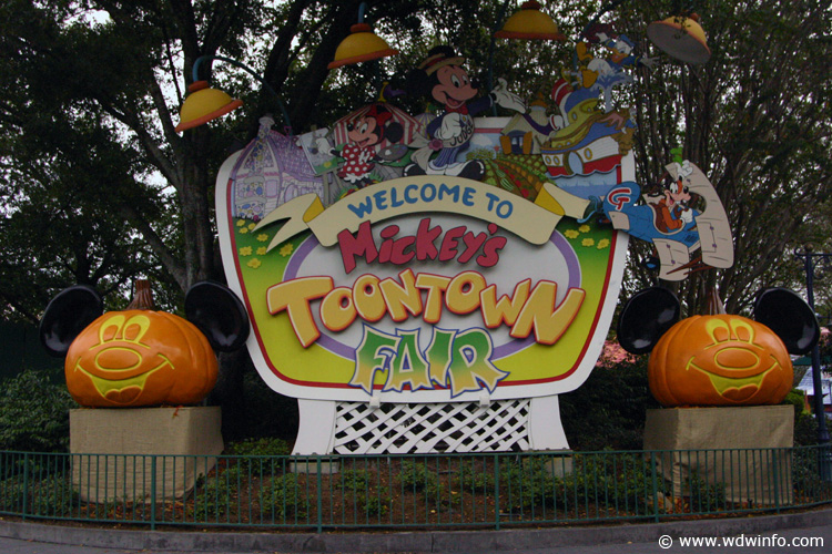 Mickey's Not So Scary Halloween Party - DSC01165a