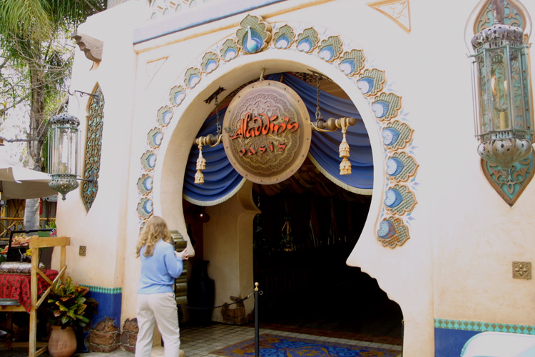 Adventureland - 03 Aladdin