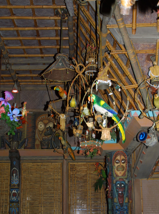 Adventureland - Enchanted Tiki Room 05