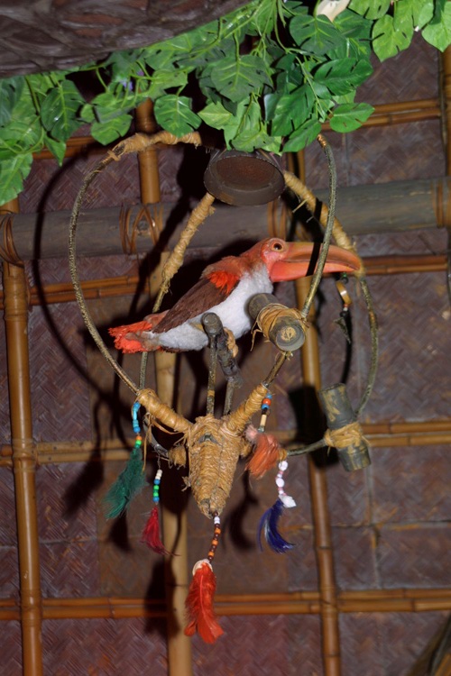 Adventureland - Enchanted Tiki Room 08
