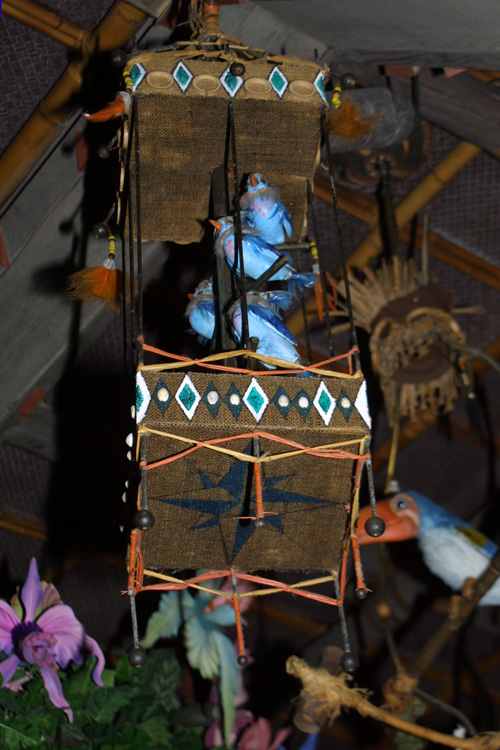 Adventureland - Enchanted Tiki Room 12