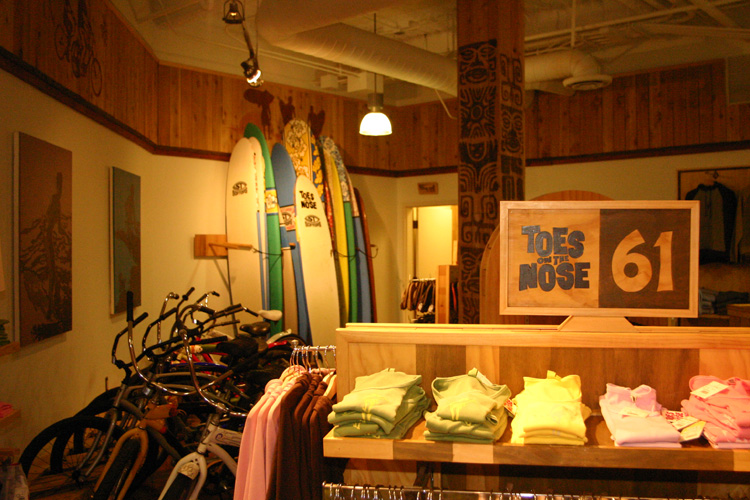 Shops - Toes on the Noes 035